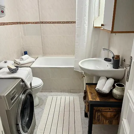 Merkeze Yakin, Ev Rahatliginda Apartament *